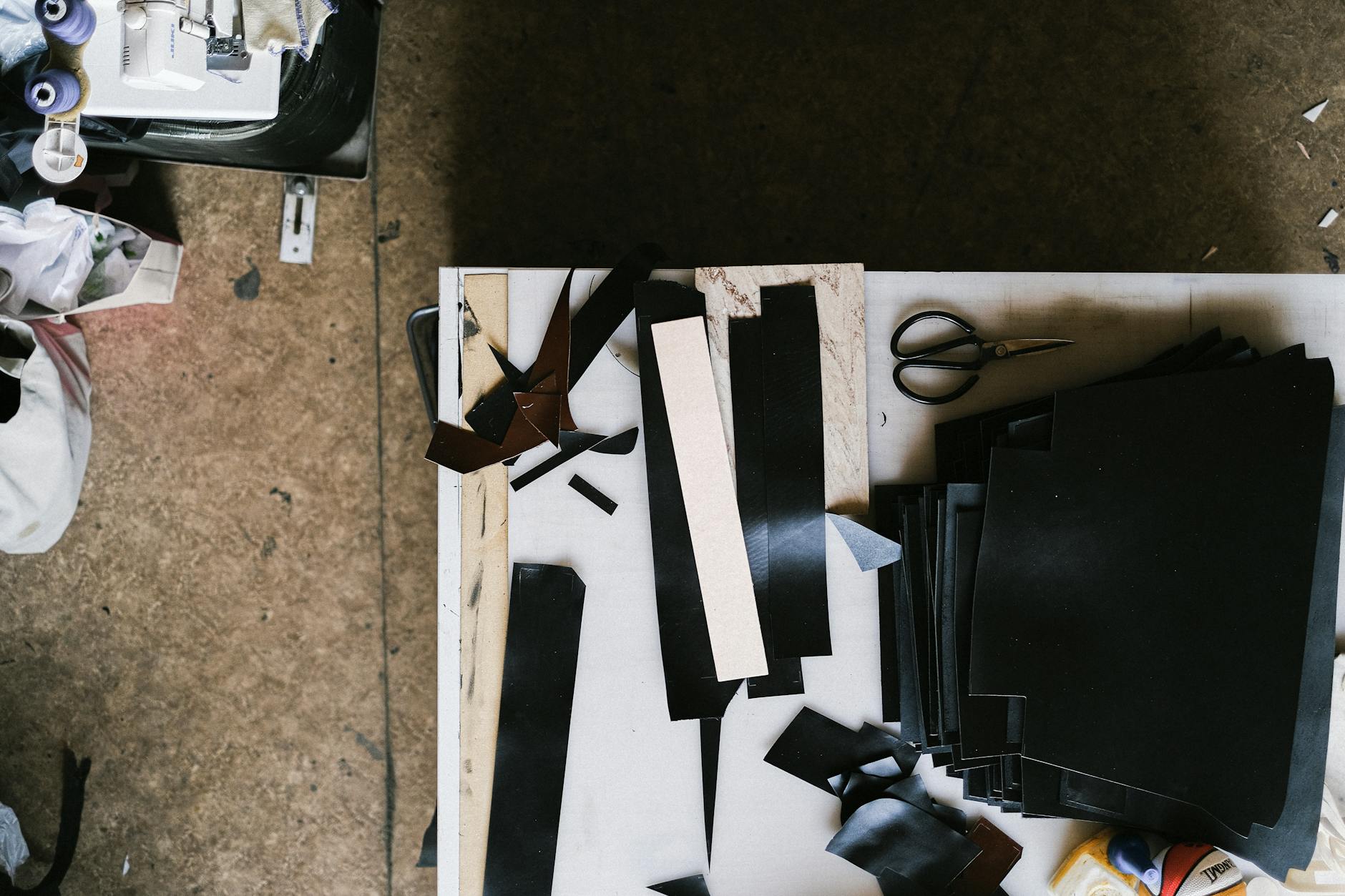 장바구니 쏠림이 차량 내부 손상으로 이어지는 구조 5