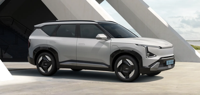 Read more about the article 훌륭한 상품성과 가성비로 요즘 인기 최고라는 이 SUV